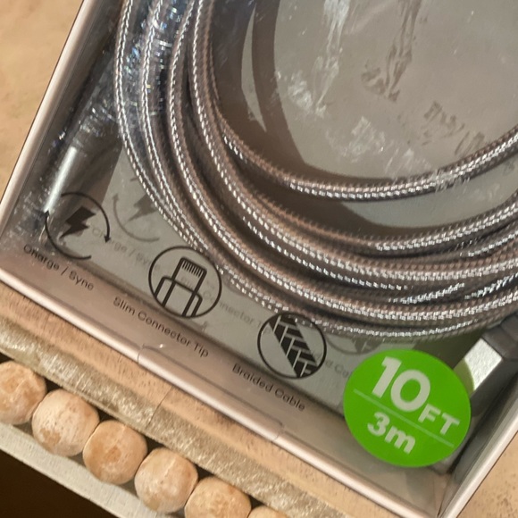 LAX Lightning to USB Cable - Picture 2 of 4